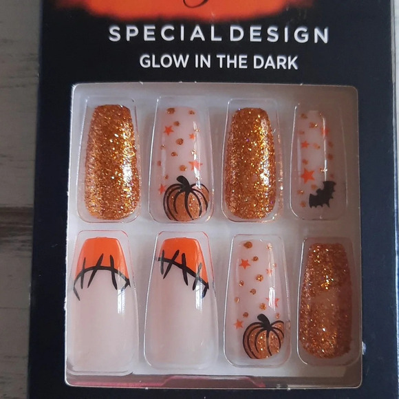Kiss Sol Halloween Special Design Glow in the Dark Limited Edition Long Nails - Picture 2 of 2
